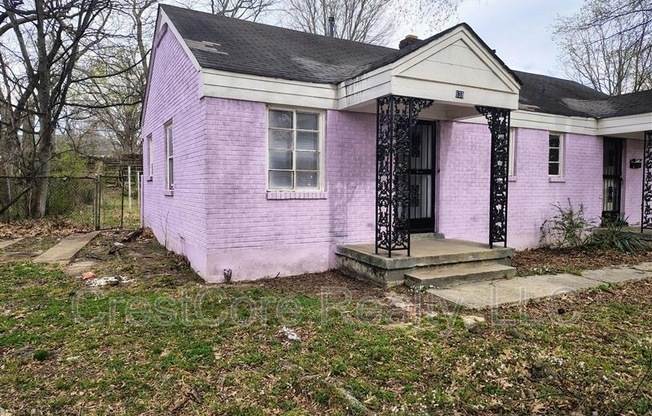 838 LEON PL