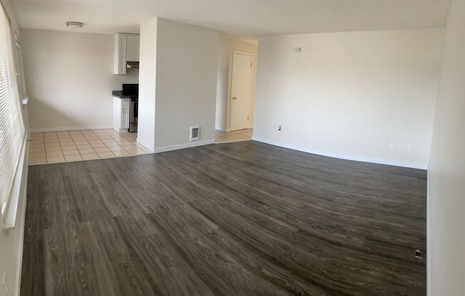 1 bed, 1 bath, 700 sqft, $1,595, Unit 106