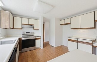 3 beds, 2.5 baths, 2,490 sqft, $3,700, Unit 20