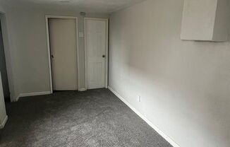 Studio, 1 bath, $750, Unit Apt #5