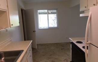 2 beds, 1 bath, 900 sqft, $2,500