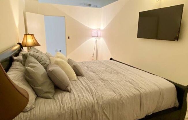 1 bed, 1 bath, 955 sqft, $2,300, Unit 202