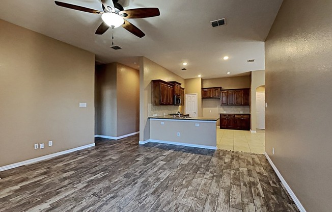 4613 LANCE LEAF DR