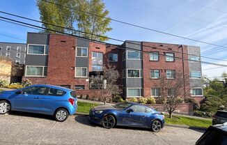 2424 E DENNY WAY