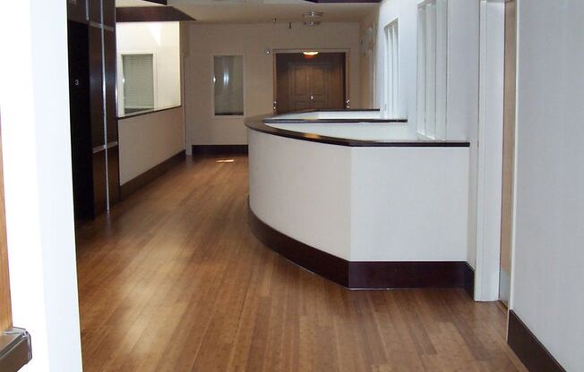 1 bed, 1 bath, $1,300, Unit APARTMENT 306