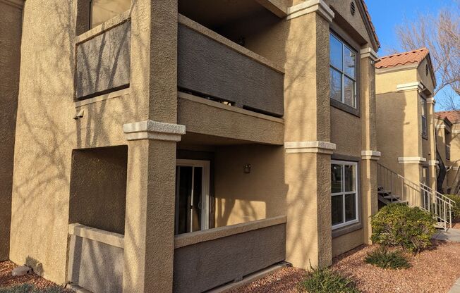 2 Bedroom, 2 Full Bath Newly Renovated Condo - Community Pool