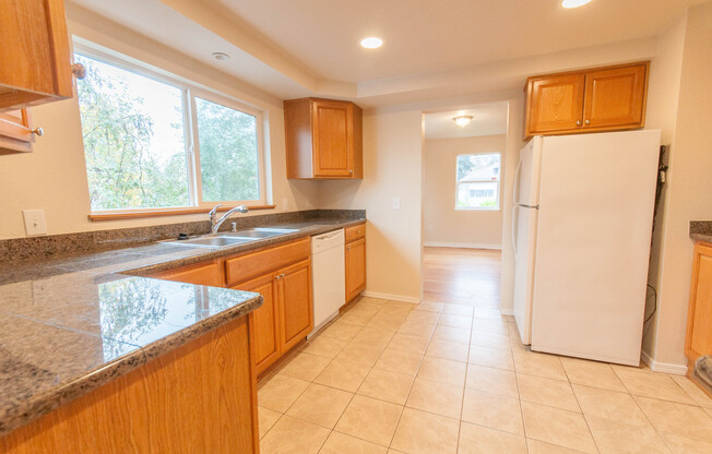 Charming 2-Bedroom, 2-Bathroom House on South Garden Street, Seattle