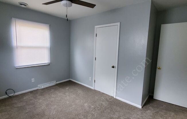 3 beds, 1 bath, $1,300