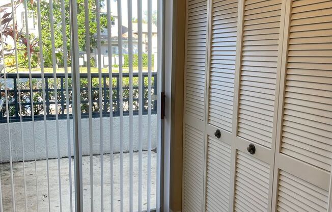 1 story 3/2 in Meadow Woods with full sized washer and dryer included