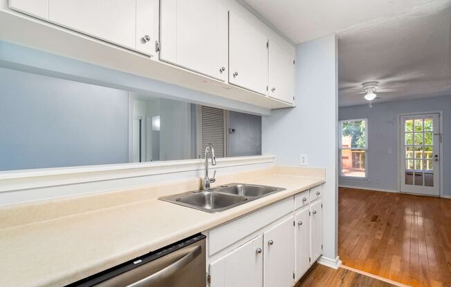 2 beds, 1 bath, $1,695