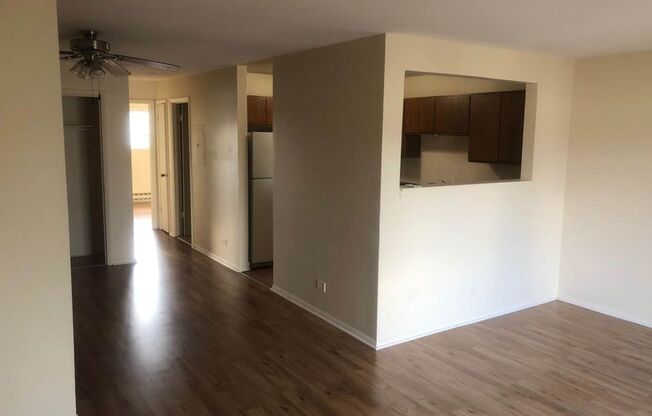 2 beds, 1 bath, 900 sqft, $1,600, Unit 2D