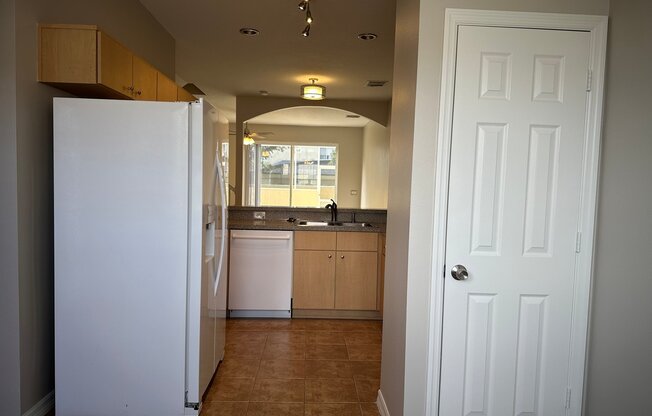 1214 S BCH CIR