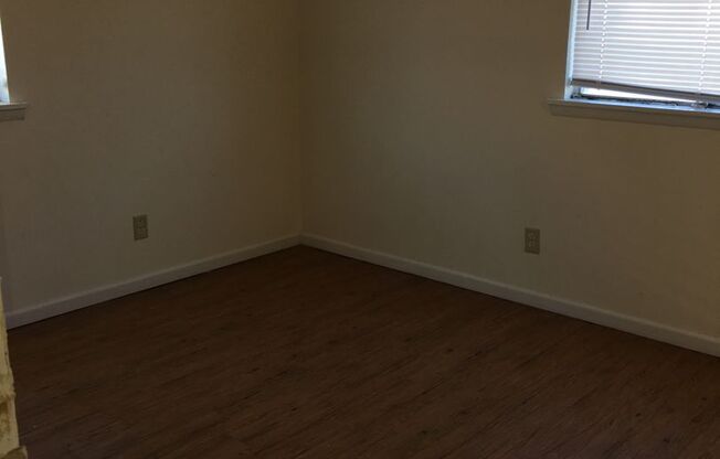 2 beds, 1 bath, 675 sqft, $683, Unit 441 Arter-Unit 08