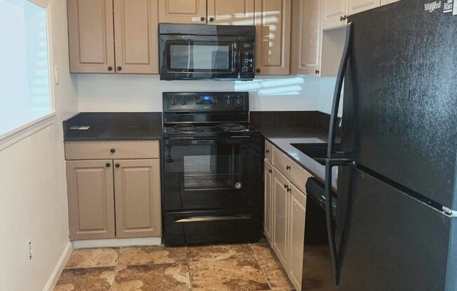 Great 2 bedroom/1 bath condo for rent in Biloxi! 245 McDonnell