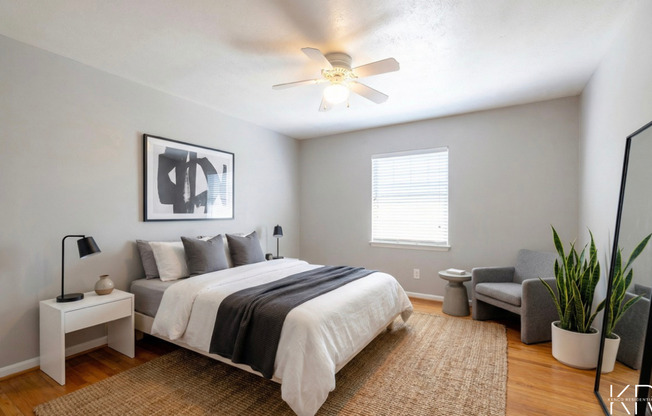 2 beds, 1 bath, 950 sqft, $1,370, Unit 03