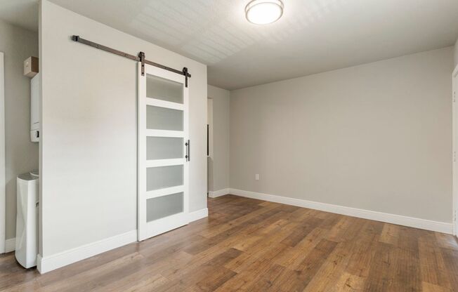 WHITE OAKS APARTMENTS