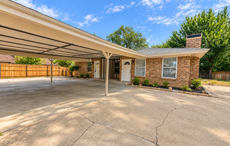 Petersburg Dr 2703 -2705