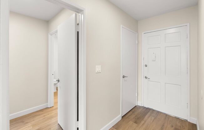 1 bed, 1 bath, 650 sqft, $1,950, Unit 220