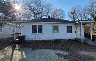 2 Bedroom 1 Bathroom Duplex!