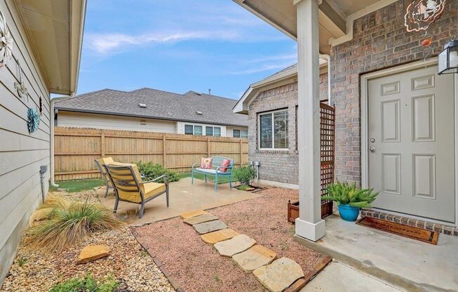 Great one story home for lease in Saddlecreek Subdivision!