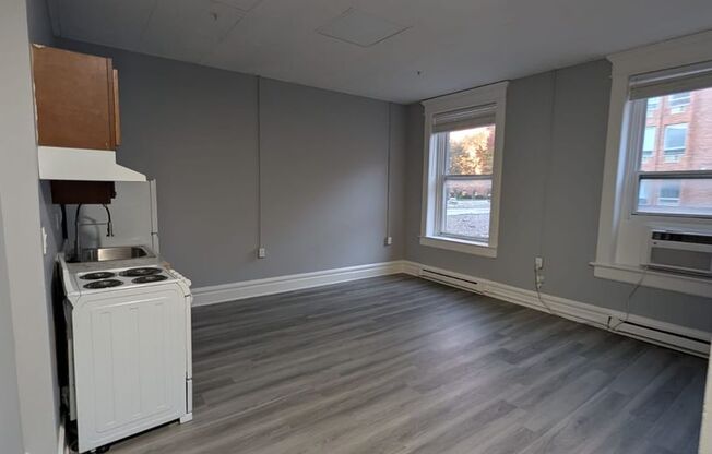 2 beds, 1 bath, 775 sqft, $1,100, Unit 238