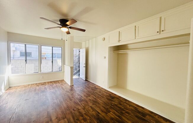 1233 N Ardmore Ave Apartments