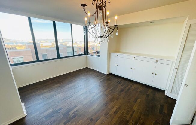 Panoramic Views~ Video~ Huge 2,100 Sq Ft, 2 Bed+Den/Office, 2.5 Baths , Washer/Dryer In-Unit, Parking, 2 Balconies,