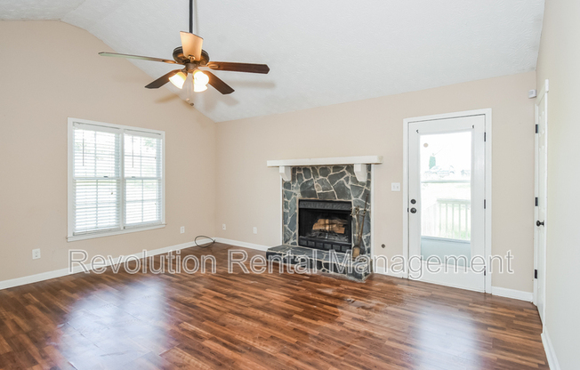 4 MEADOWSWEET LN