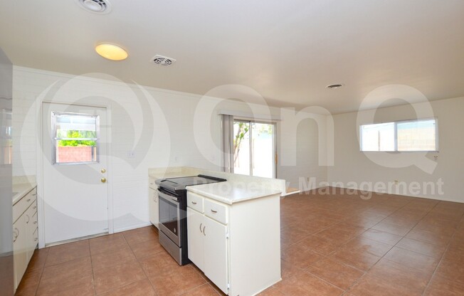 713 E CAMPUS DR