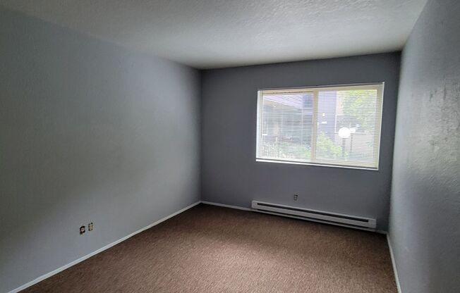 6 beds, 1.5 baths, $5,250, Unit Apt 26 - 26A