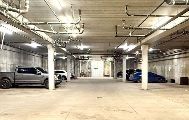 1 bed, 1 bath, 950 sqft, $1,295, Unit 206-3412 Dodge St