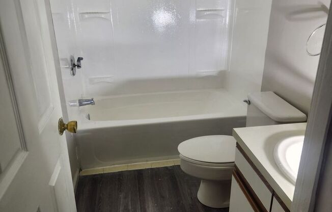 1 bed, 1 bath, 550 sqft, $1,200, Unit 203