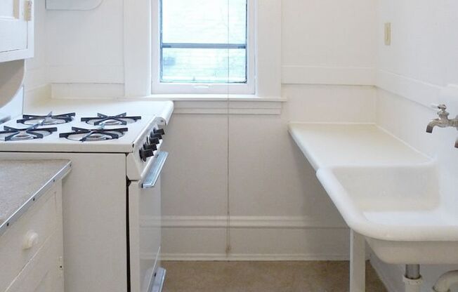 1 bed, 1 bath, 410 sqft, $930, Unit 10 - 205