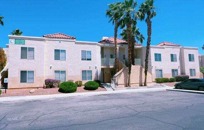 2b2b Condo Tropicana/Jones  $1450