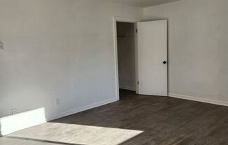 2 beds, 1 bath, $1,300