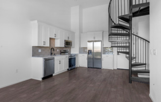 801 PEARL ST