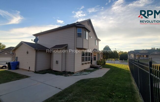 4 beds, 3.5 baths, $2,350