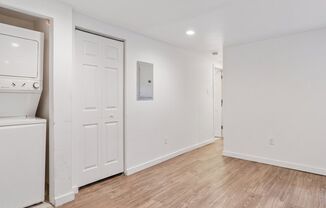 2 beds, 1 bath, 880 sqft, $1,100, Unit C