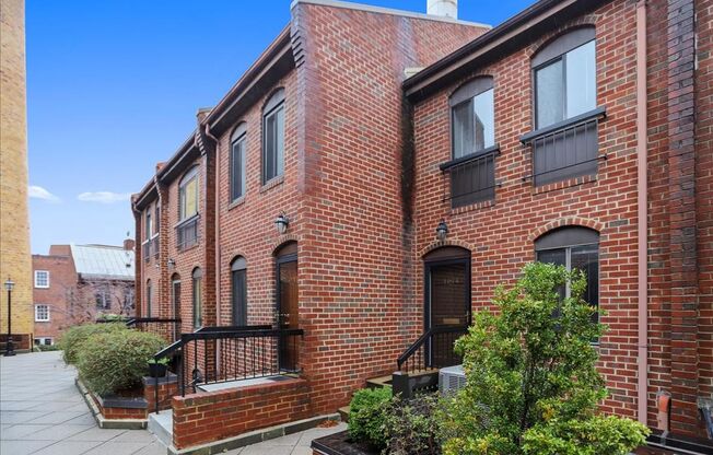 Updated townhome in popular Paper Mill Court. Walk to Georgetown Waterfront and more!
