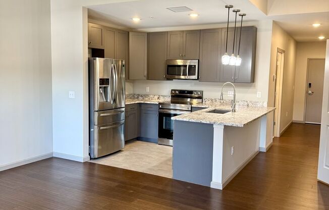 2 beds, 2 baths, 920 sqft, $2,050, Unit 507