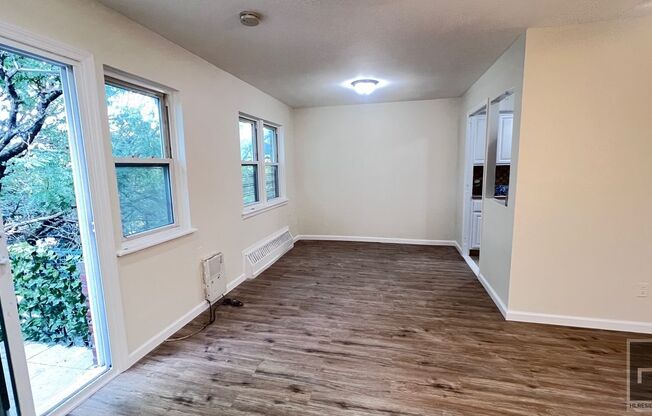 2070 E 55 ST