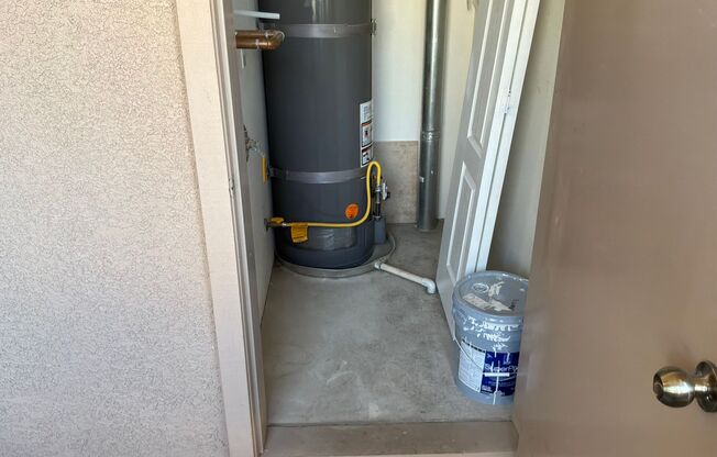 2 beds, 2 baths, $1,600, Unit Unit #2114