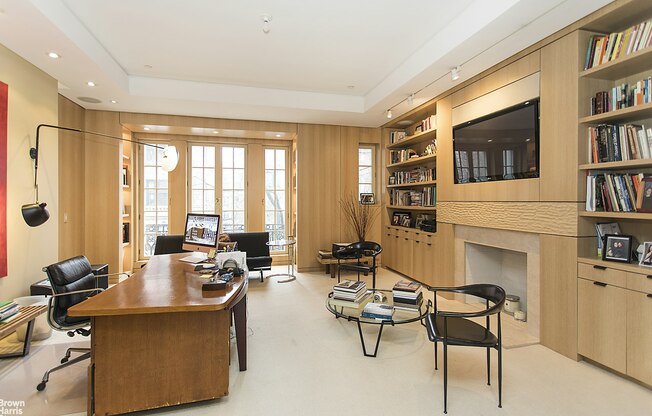 314 W 92 ST