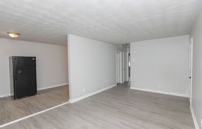 2 beds, 1 bath, $1,100, Unit 2