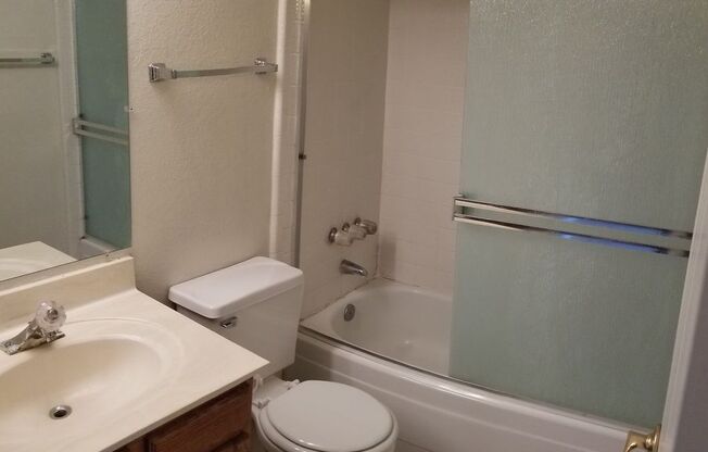 AFFORDABLE CONDO IN THE HEART OF TEMPE!