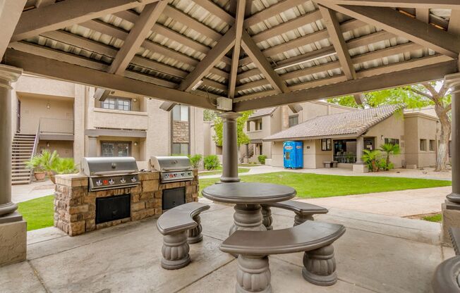 2 beds, 2 baths, 919 sqft, $1,675, Unit 1098