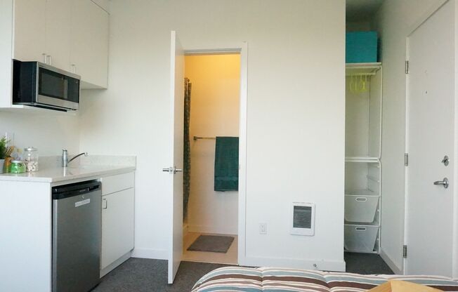 Studio, 1 bath, 152 sqft, $825