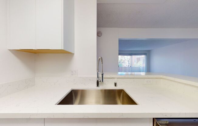 2 beds, 1 bath, 720 sqft, $2,325, Unit 213C