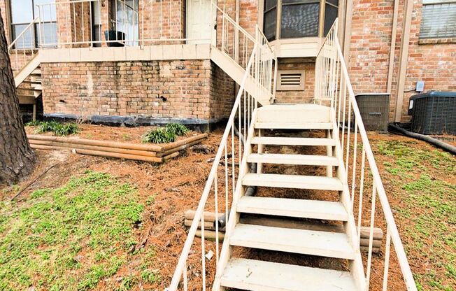 2019 Place Rebecca Lane Unit G5 **$300 OFF THE SECOND MONTH'S RENT MOVE-IN SPECIAL!**
