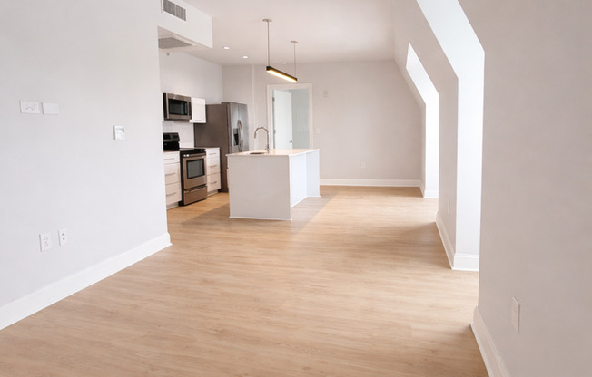 2 beds, 2 baths, 975 sqft, $2,498, Unit PH-14